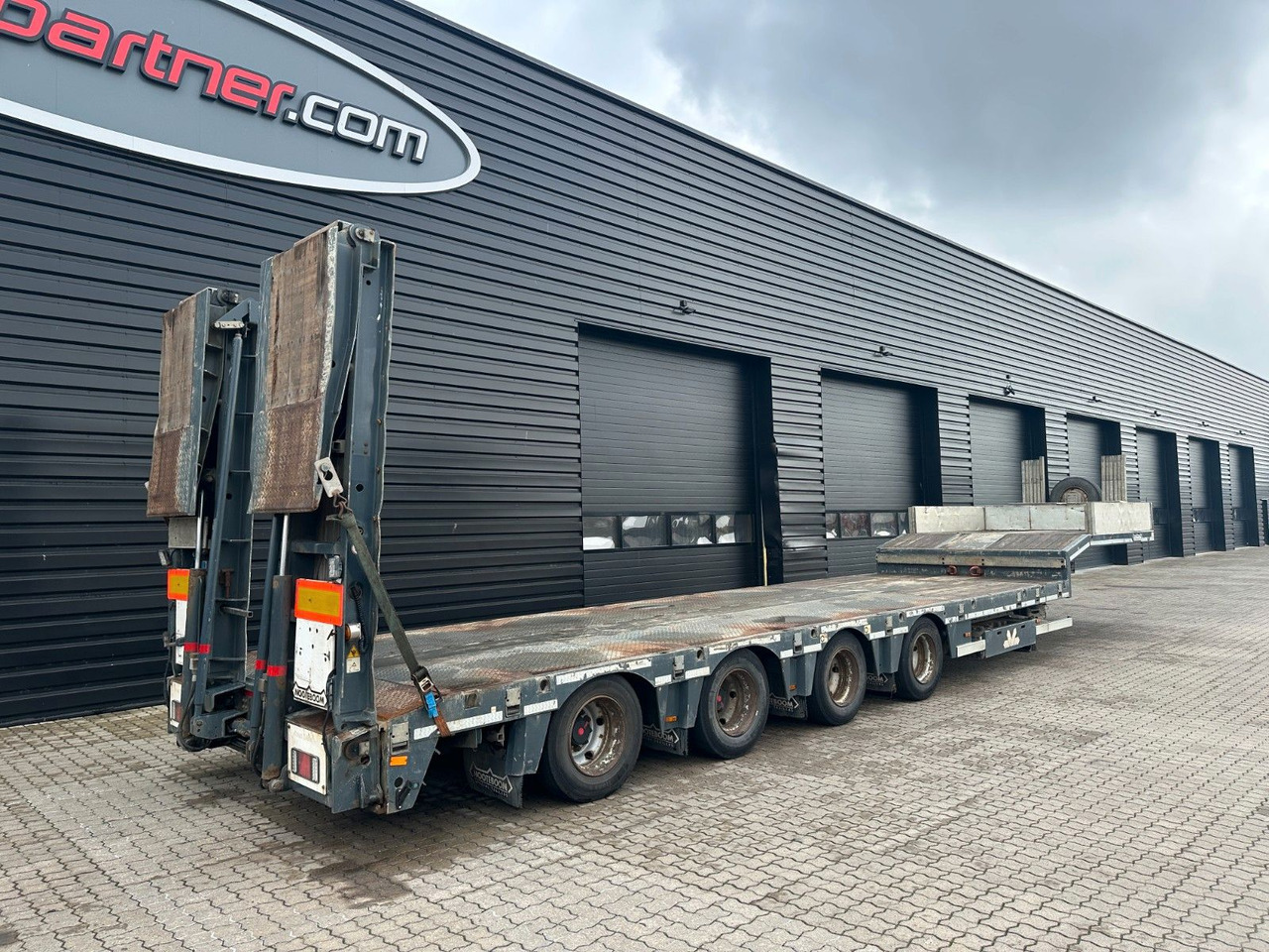 Nooteboom 4 achs Tieflader / Rampen / Ausziehbar - عربة مسطحة منخفضة نصف مقطورة: صور 2 Nooteboom 4 achs Tieflader / Rampen / Ausziehbar - عربة مسطحة منخفضة نصف مقطورة: صور 2