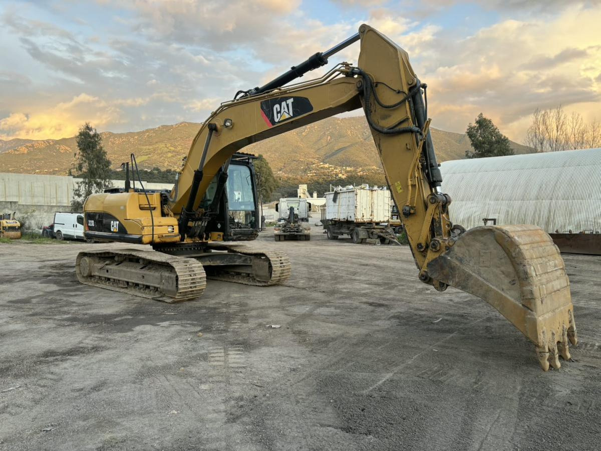 Caterpillar 323D - حفارات زحافة: صور 4 Caterpillar 323D - حفارات زحافة: صور 4