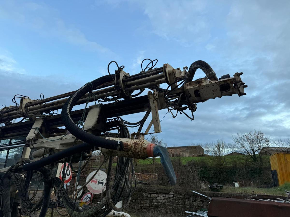 Furukawa HCR900 ED - آلة حفر: صور 4 Furukawa HCR900 ED - آلة حفر: صور 4