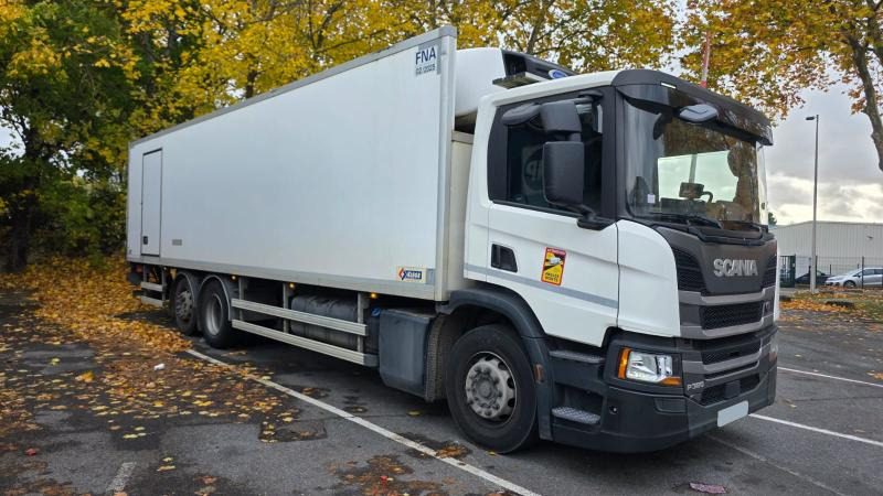 Scania P 320 - مبردة شاحنة: صور 1 Scania P 320 - مبردة شاحنة: صور 1