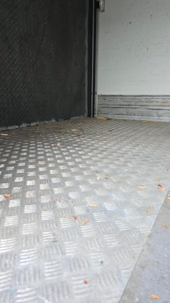 مبردة شاحنة Scania P 320: صور 18