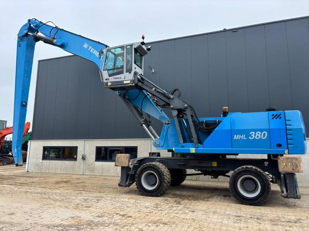 Fuchs MHL 380 -- only 6650 real working hours - حفارة النقل والشحن: صور 5 Fuchs MHL 380 -- only 6650 real working hours - حفارة النقل والشحن: صور 5
