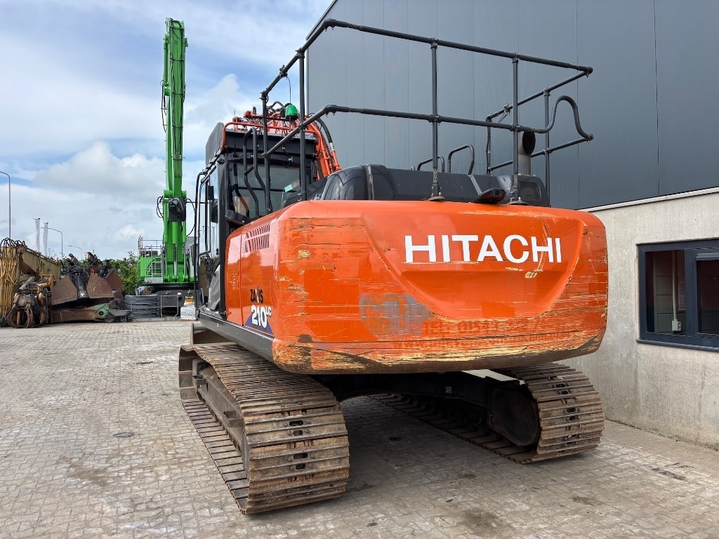 Hitachi ZX 210 LC-6 - حفارات زحافة: صور 4 Hitachi ZX 210 LC-6 - حفارات زحافة: صور 4
