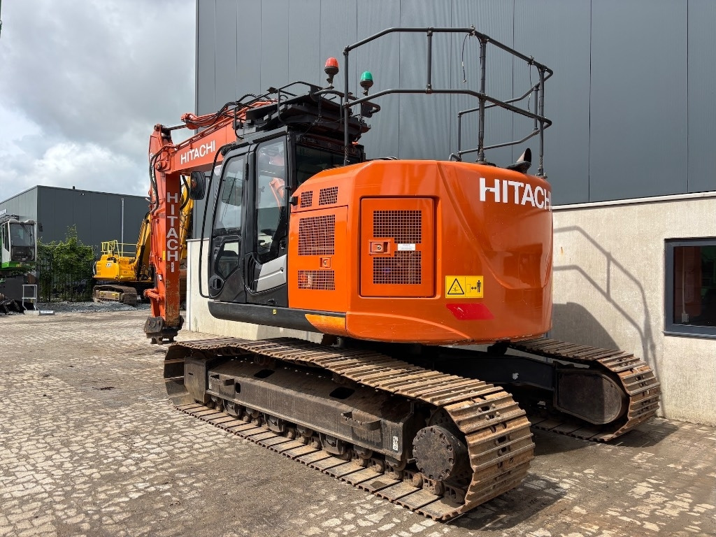 Hitachi ZX 225 US LC-6 - ZX225USLC - ZX 225 USLC - حفارات زحافة: صور 3 Hitachi ZX 225 US LC-6 - ZX225USLC - ZX 225 USLC - حفارات زحافة: صور 3