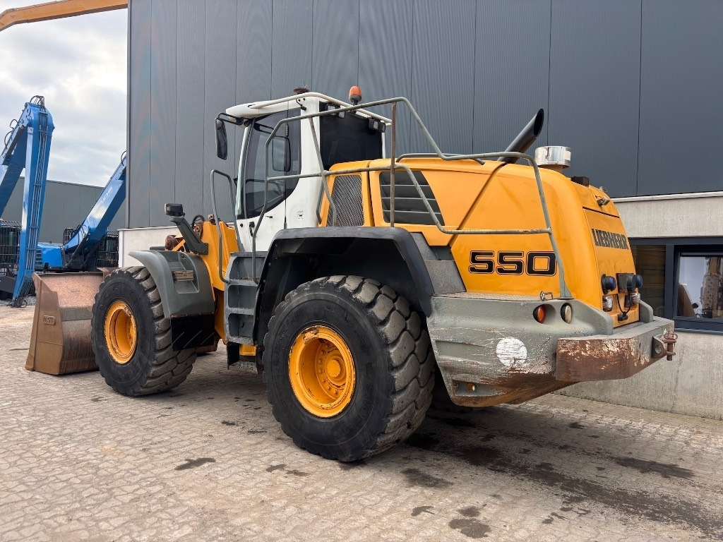 Liebherr L 550 - اللودر بعجل: صور 4 Liebherr L 550 - اللودر بعجل: صور 4