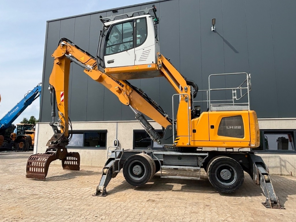 Liebherr LH 22 M - LH 24 - LH22M - حفارة النقل والشحن: صور 2 Liebherr LH 22 M - LH 24 - LH22M - حفارة النقل والشحن: صور 2