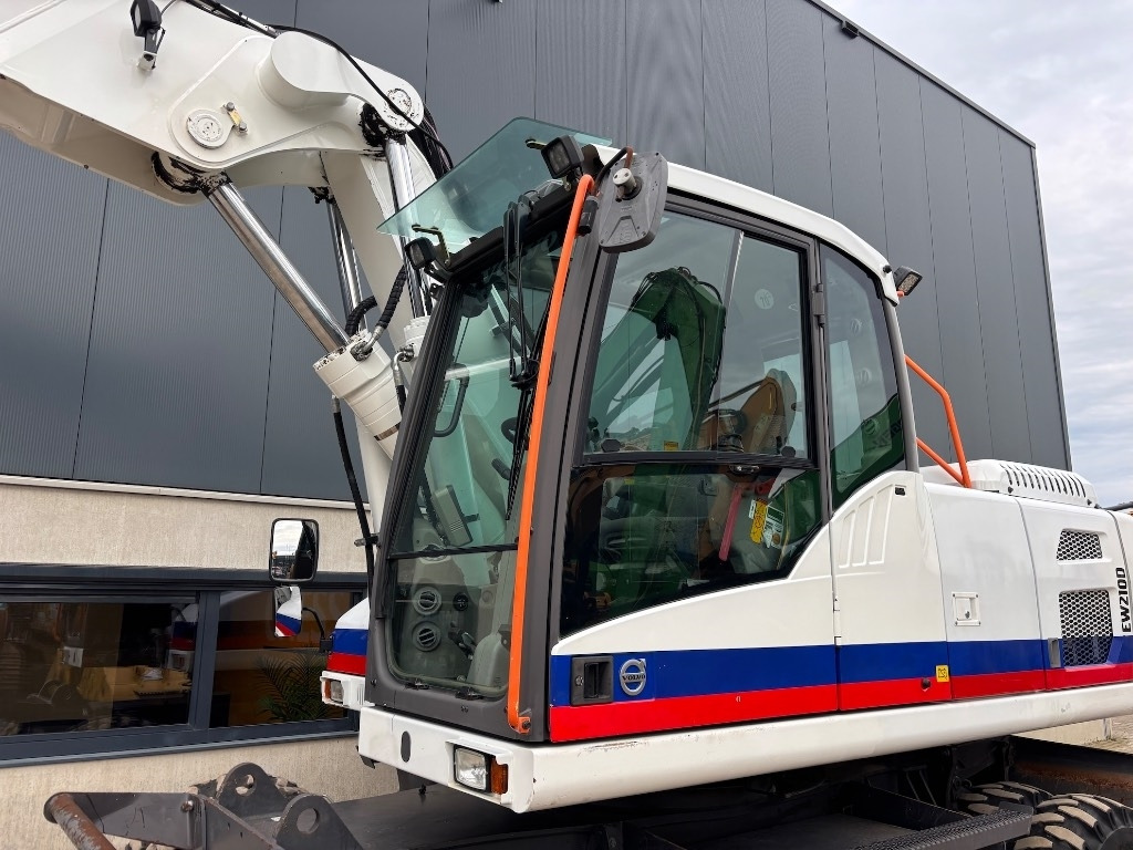 حفارة على عجلات Volvo EW 210 D - EW210 - EW210D - EW 180 - EW 240: صور 27