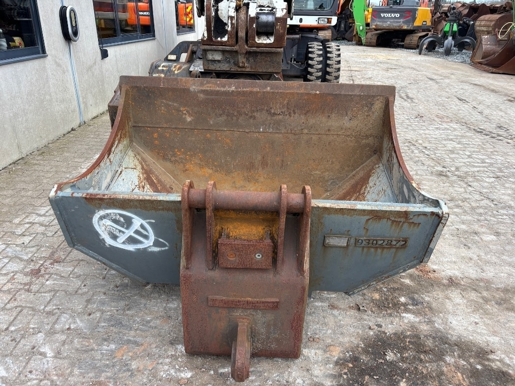 حفارة على عجلات Volvo EW 210 D - EW210 - EW210D - EW 180 - EW 240: صور 12