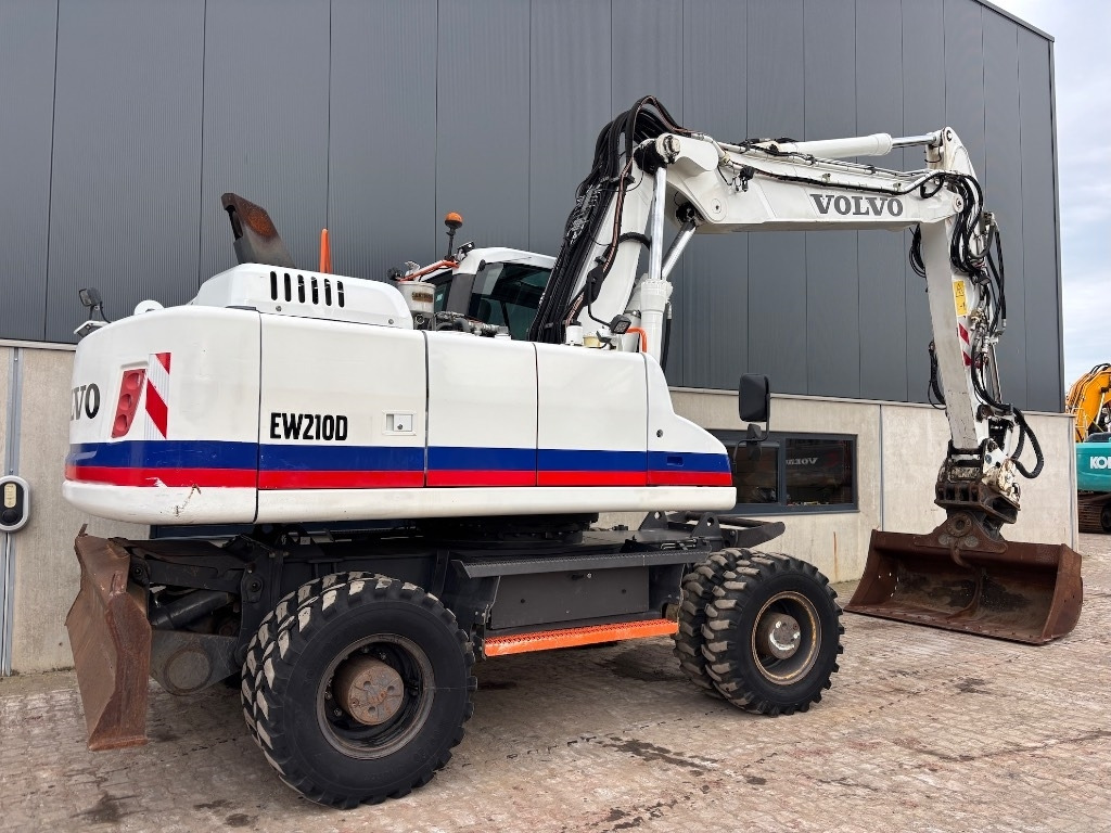 حفارة على عجلات Volvo EW 210 D - EW210 - EW210D - EW 180 - EW 240: صور 7