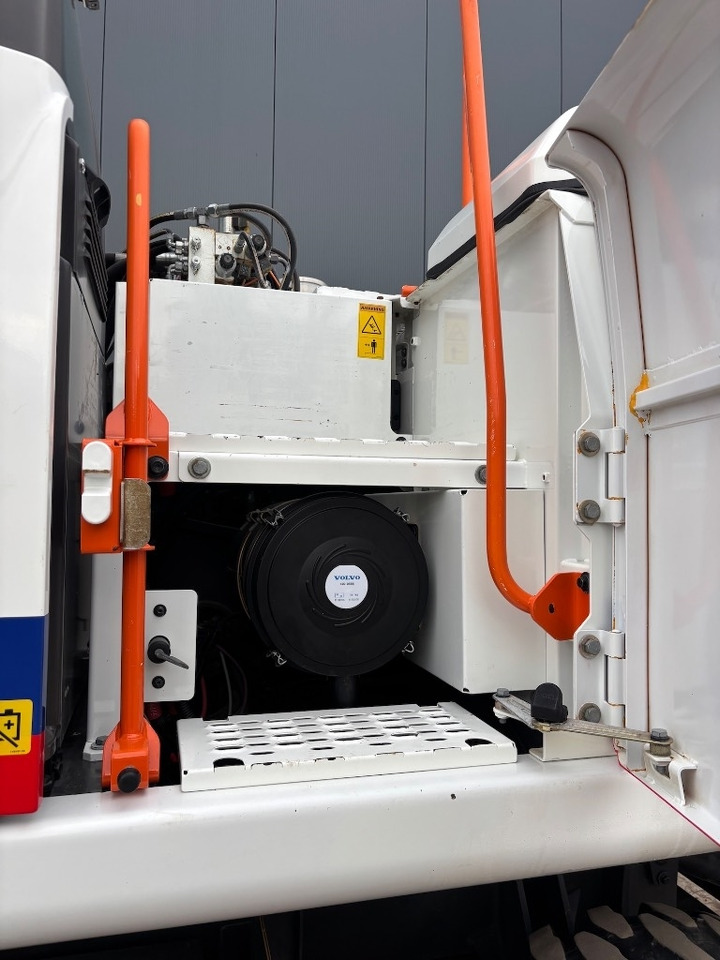 حفارة على عجلات Volvo EW 210 D - EW210 - EW210D - EW 180 - EW 240: صور 41