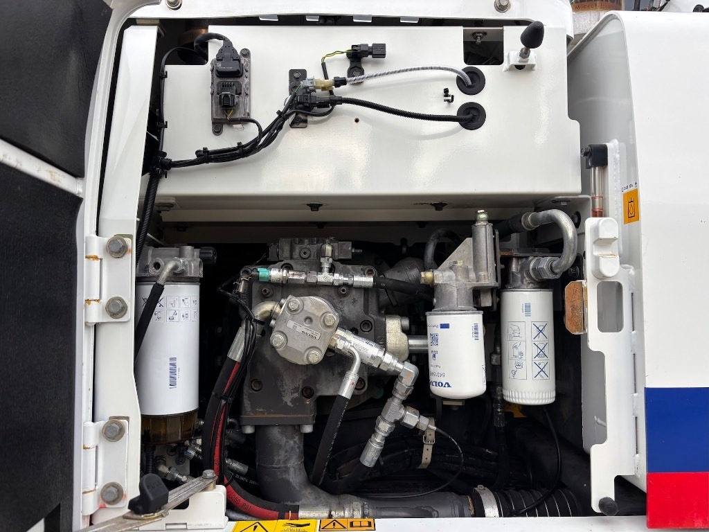 حفارة على عجلات Volvo EW 210 D - EW210 - EW210D - EW 180 - EW 240: صور 36