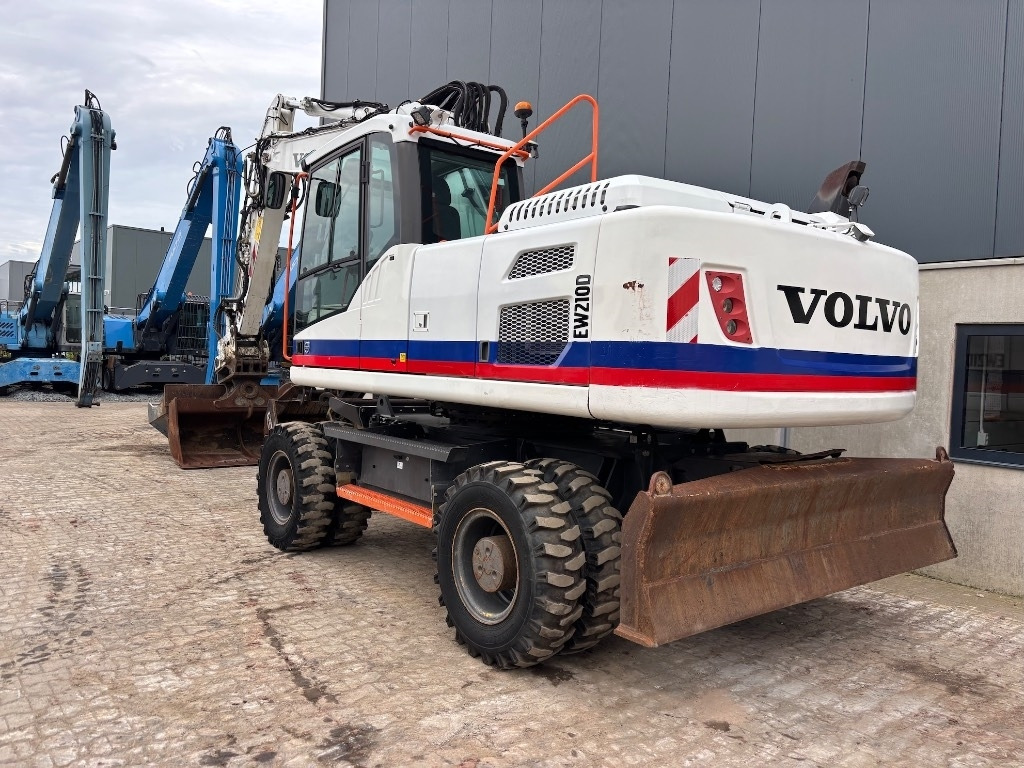 Volvo EW 210 D - EW210 - EW210D - EW 180 - EW 240 - حفارة على عجلات: صور 4 Volvo EW 210 D - EW210 - EW210D - EW 180 - EW 240 - حفارة على عجلات: صور 4