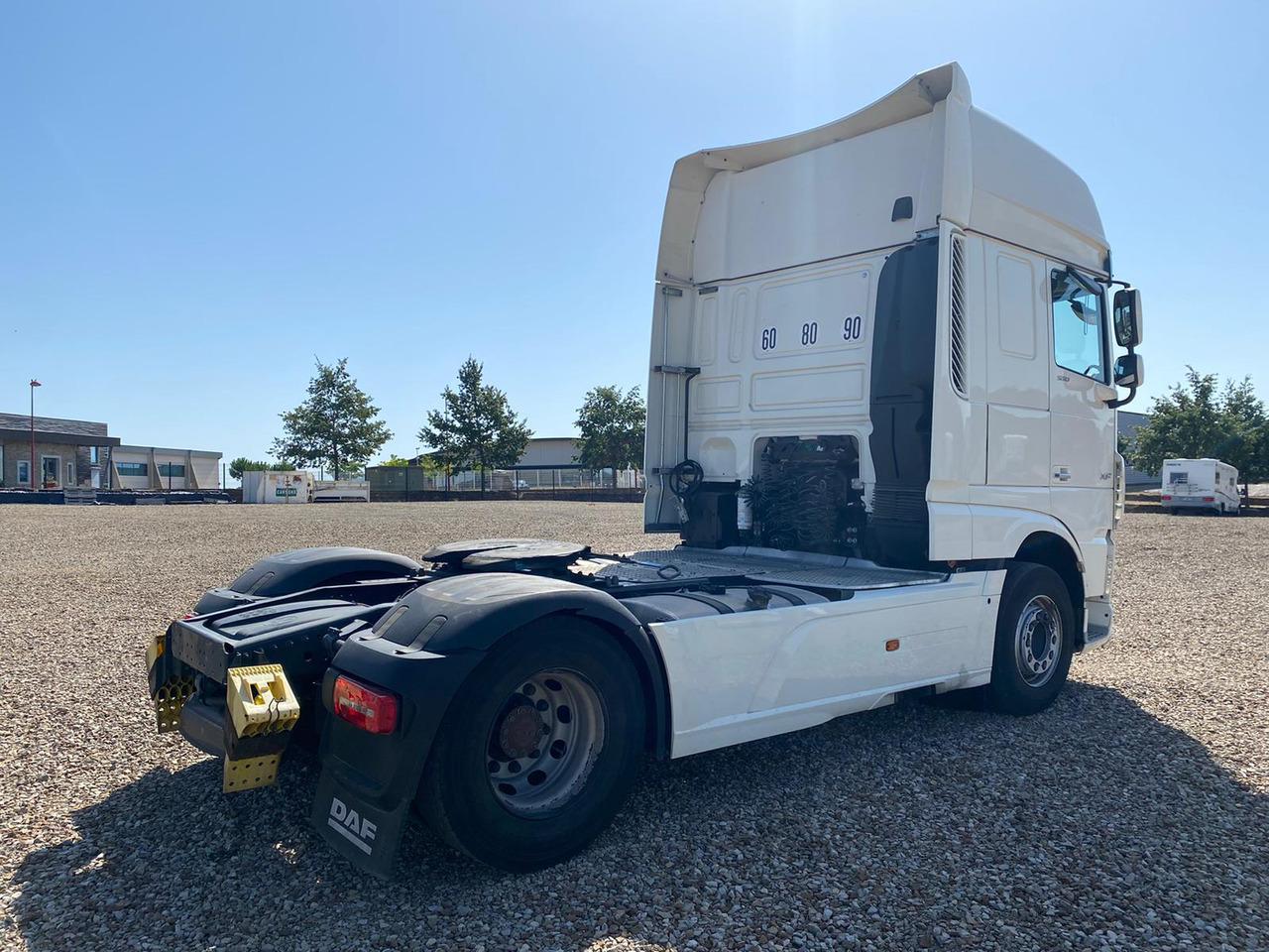 DAF XF530 Super Space Cab - شاحنة جرار: صور 3 DAF XF530 Super Space Cab - شاحنة جرار: صور 3