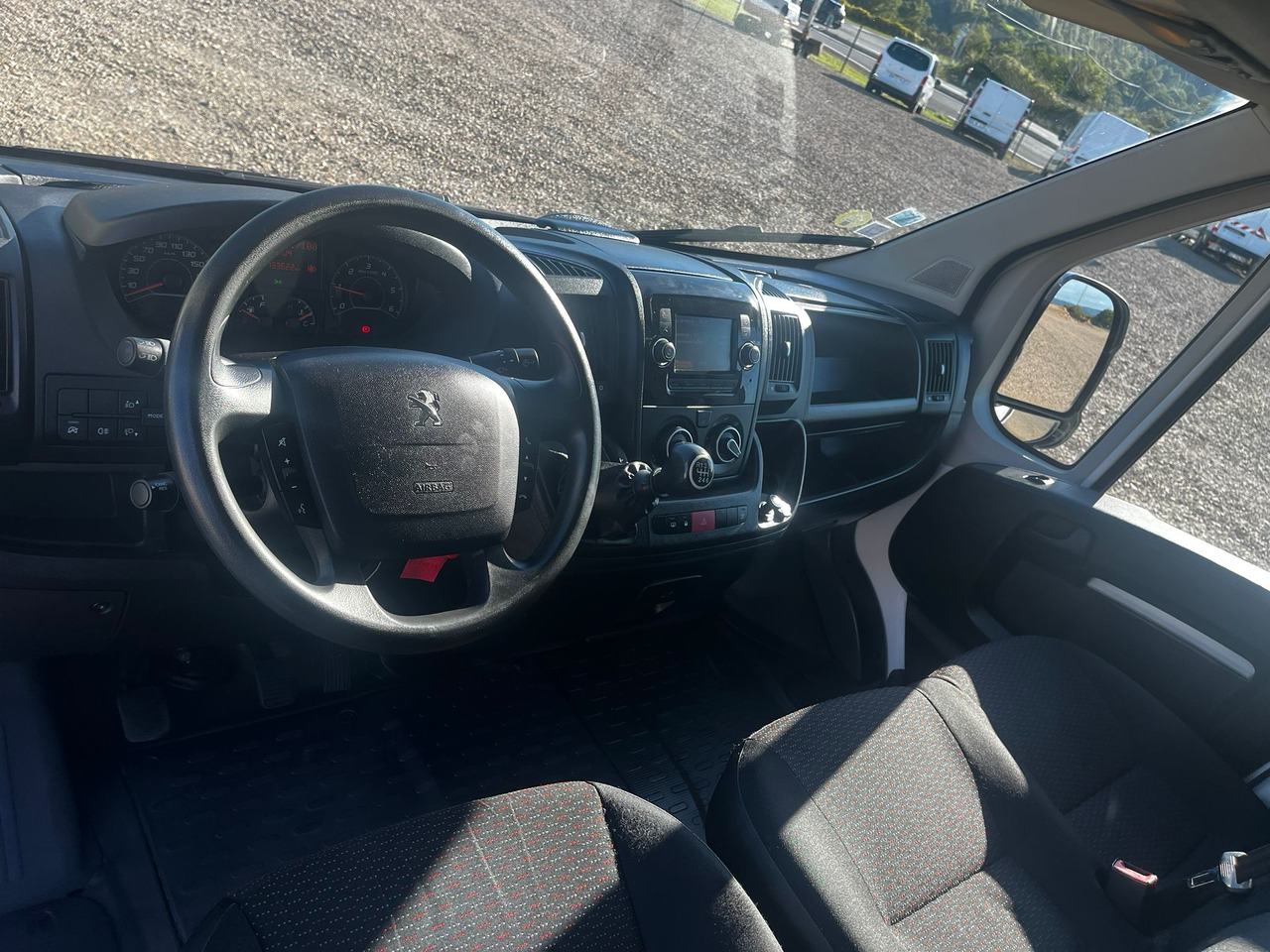 PEUGEOT Boxer III 2.2 HDI 120 L3H2 PREMIUM - فان: صور 5 PEUGEOT Boxer III 2.2 HDI 120 L3H2 PREMIUM - فان: صور 5