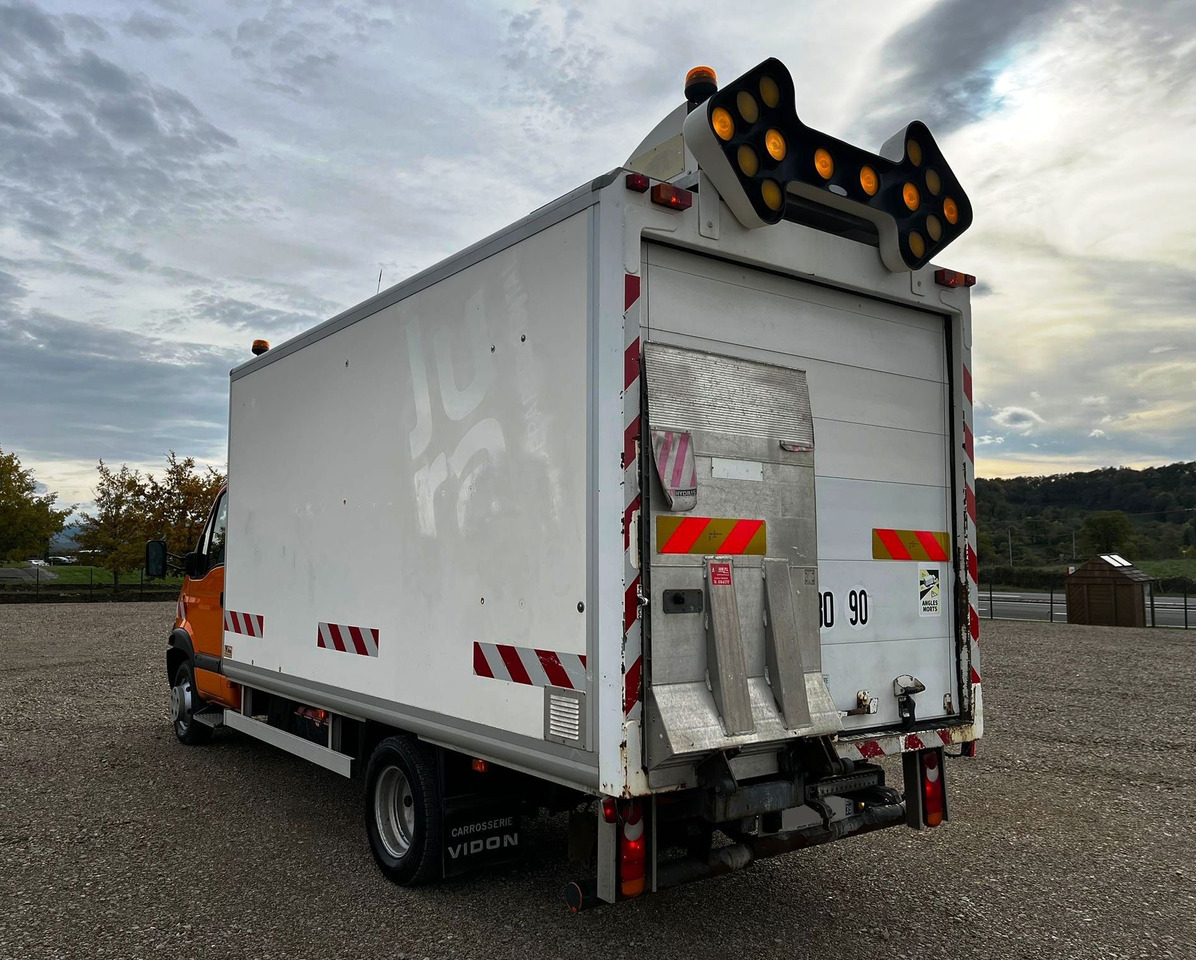 RENAULT Mascott DCI 160 CAISSE + HAYON - بصندوق مغلق شاحنة: صور 3 RENAULT Mascott DCI 160 CAISSE + HAYON - بصندوق مغلق شاحنة: صور 3