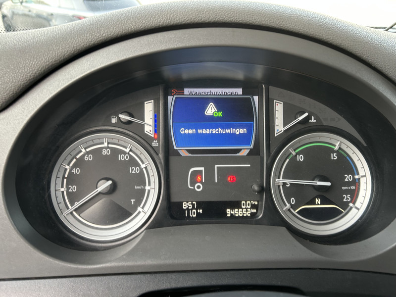 DAF CF 400 FT Space Cab / 945 dkm / Smart Tacho V2 / Stand Airco / APK TUV 01-26 - شاحنة جرار: صور 4 DAF CF 400 FT Space Cab / 945 dkm / Smart Tacho V2 / Stand Airco / APK TUV 01-26 - شاحنة جرار: صور 4