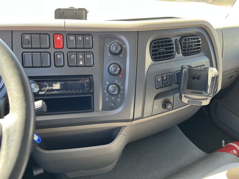 DAF LF 210 FA / 12 Ton / 339 dkm / Box / Loadlift / NL Truck - بصندوق مغلق شاحنة: صور 5 DAF LF 210 FA / 12 Ton / 339 dkm / Box / Loadlift / NL Truck - بصندوق مغلق شاحنة: صور 5