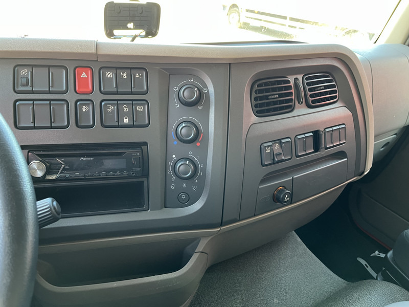 DAF LF 210 FA / 12 Ton / 419 dkm / Koffer / LBW 1500 kg / NL LKW - بصندوق مغلق شاحنة: صور 5 DAF LF 210 FA / 12 Ton / 419 dkm / Koffer / LBW 1500 kg / NL LKW - بصندوق مغلق شاحنة: صور 5