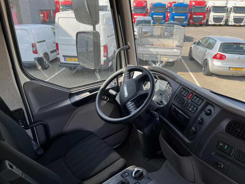 DAF LF 230 FA 18 Ton Box met Laadklep / Te huur - Bel 013-7200971 voor de mogelijkheden ! - بصندوق مغلق شاحنة: صور 5 DAF LF 230 FA 18 Ton Box met Laadklep / Te huur - Bel 013-7200971 voor de mogelijkheden ! - بصندوق مغلق شاحنة: صور 5