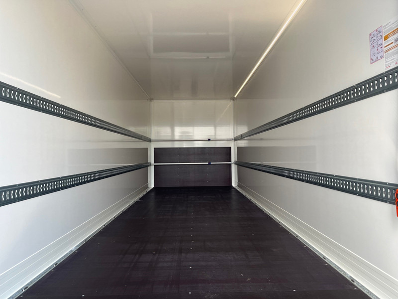 DAF LF 230 FA 18 Ton Box met Laadklep / Te huur - Bel 013-7200971 voor de mogelijkheden ! - بصندوق مغلق شاحنة: صور 3 DAF LF 230 FA 18 Ton Box met Laadklep / Te huur - Bel 013-7200971 voor de mogelijkheden ! - بصندوق مغلق شاحنة: صور 3