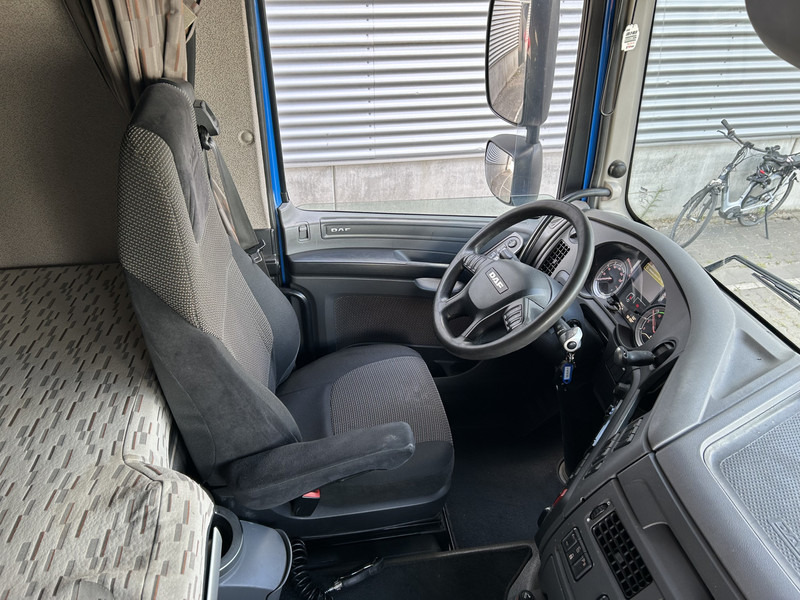 DAF XF 440 FAN SSC + Aschersleben Kaross DSA 18 / Loadlift 4000 kg / Curtainside Combi - شاحنة ستارة: صور 3 DAF XF 440 FAN SSC + Aschersleben Kaross DSA 18 / Loadlift 4000 kg / Curtainside Combi - شاحنة ستارة: صور 3