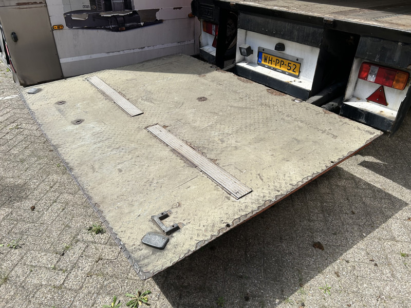 Floor FLMA-18 / Wipkar - Anhanger - Trailer / Alu Box / Loadlift / APK TUV 08-25 - بصندوق مغلق مقطورة: صور 5 Floor FLMA-18 / Wipkar - Anhanger - Trailer / Alu Box / Loadlift / APK TUV 08-25 - بصندوق مغلق مقطورة: صور 5
