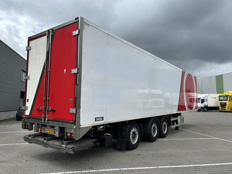 H.T.F HZO 39 / Heiwo / Carrier Vector 1800 -> Defect / Iso Box / Loadlift 2500 kg - مبردة نصف مقطورة: صور 2 H.T.F HZO 39 / Heiwo / Carrier Vector 1800 -> Defect / Iso Box / Loadlift 2500 kg - مبردة نصف مقطورة: صور 2