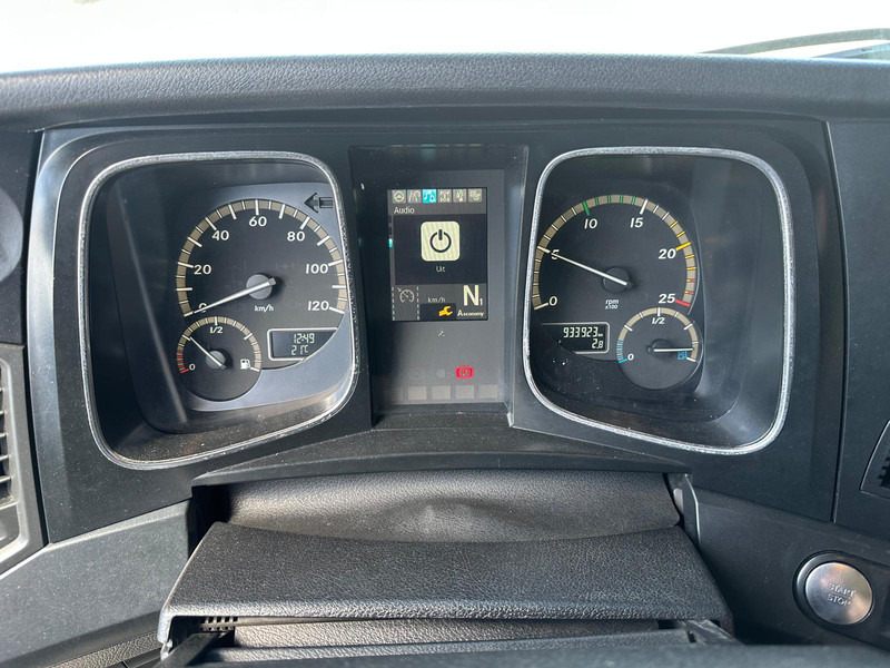 Mercedes-Benz Actros 1842 Streamspace / 933 dkm / 2 Tanks / NL Truck - شاحنة جرار: صور 4 Mercedes-Benz Actros 1842 Streamspace / 933 dkm / 2 Tanks / NL Truck - شاحنة جرار: صور 4
