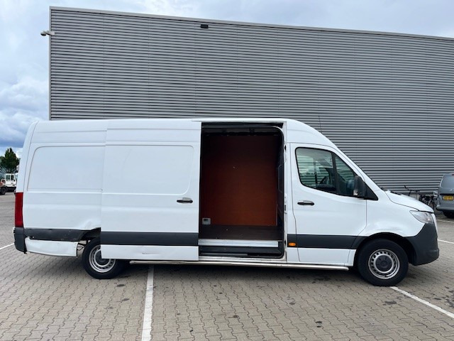 Mercedes-Benz Sprinter 315 1.9 CDI / L4 H2 / Automatic / APK-TUV 04-26 - فان: صور 3 Mercedes-Benz Sprinter 315 1.9 CDI / L4 H2 / Automatic / APK-TUV 04-26 - فان: صور 3