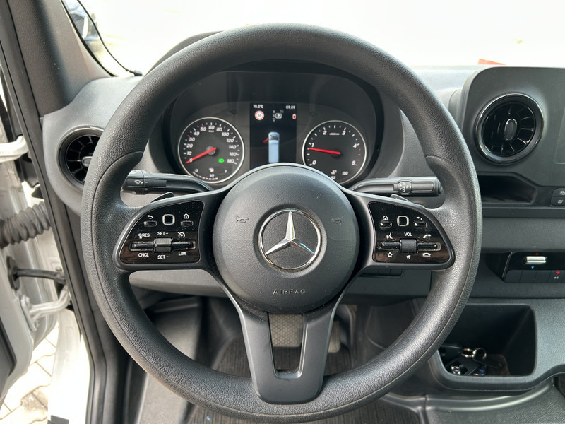Mercedes-Benz Sprinter 515 1.9 CDI / Box Damage - Schade / Loadlift / APK TUV 04-26 - الشاحنات الصغيرة صندوق مغلق: صور 4 Mercedes-Benz Sprinter 515 1.9 CDI / Box Damage - Schade / Loadlift / APK TUV 04-26 - الشاحنات الصغيرة صندوق مغلق: صور 4