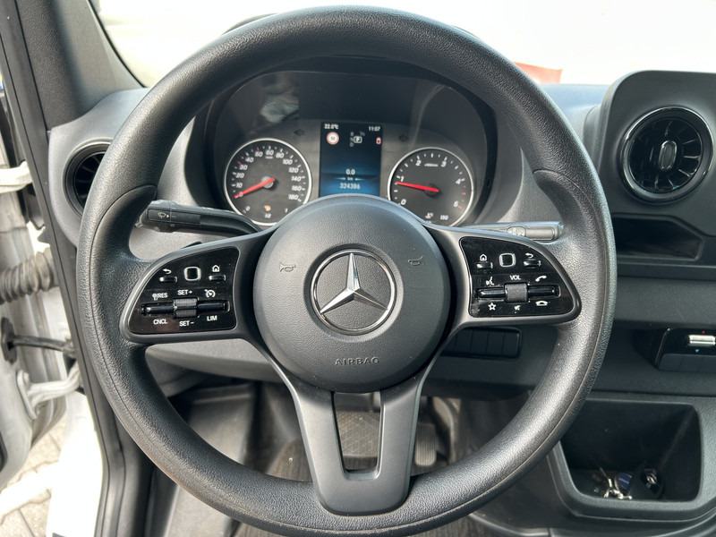 Mercedes-Benz Sprinter 515 1.9 CDI / Chassis Cabine / WB 433 cm / 324 dkm / APK TUV 03-26 - الشاحنات الصغيرة: صور 5 Mercedes-Benz Sprinter 515 1.9 CDI / Chassis Cabine / WB 433 cm / 324 dkm / APK TUV 03-26 - الشاحنات الصغيرة: صور 5