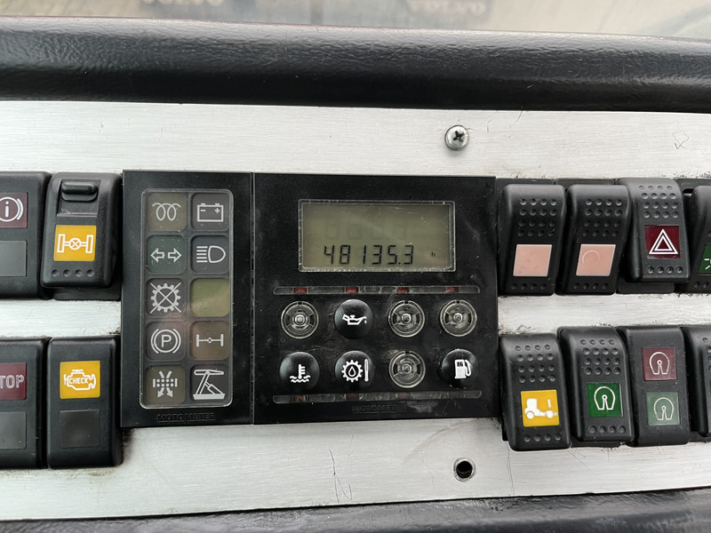 Terberg YT 182 / Cummins - Allison / Hefschotel / 2007 - شاحنة جرار: صور 4 Terberg YT 182 / Cummins - Allison / Hefschotel / 2007 - شاحنة جرار: صور 4