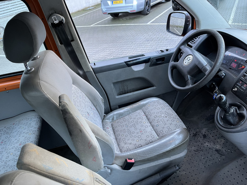 Volkswagen Transporter T5 2.5 TDI / L2 H1 / Double Cabin / Tow Bar - فان المدمجة, الشاحنات الصغيرة كابينة مزدوجة: صور 3 Volkswagen Transporter T5 2.5 TDI / L2 H1 / Double Cabin / Tow Bar - فان المدمجة, الشاحنات الصغيرة كابينة مزدوجة: صور 3
