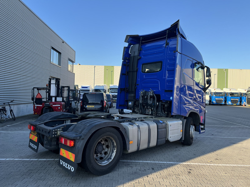Volvo FH 420 Globetrotter / 790 dkm / 2 Tanks / VEB+ / NL Truck - شاحنة جرار: صور 2 Volvo FH 420 Globetrotter / 790 dkm / 2 Tanks / VEB+ / NL Truck - شاحنة جرار: صور 2