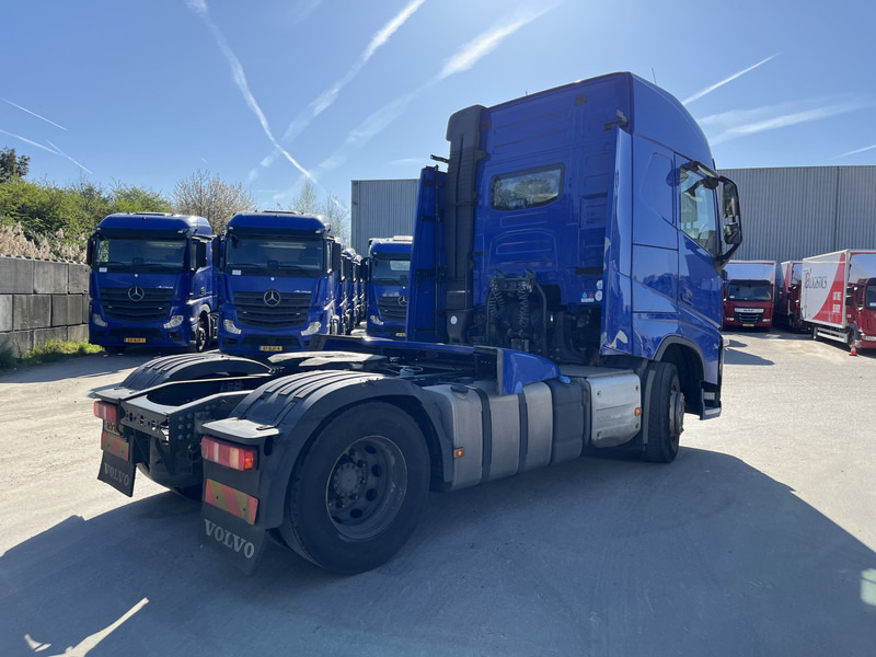 Volvo FH 420 Globetrotter / 843 dkm / 2 Tanks / VEB+ / APK TUV 07-25 - شاحنة جرار: صور 2 Volvo FH 420 Globetrotter / 843 dkm / 2 Tanks / VEB+ / APK TUV 07-25 - شاحنة جرار: صور 2