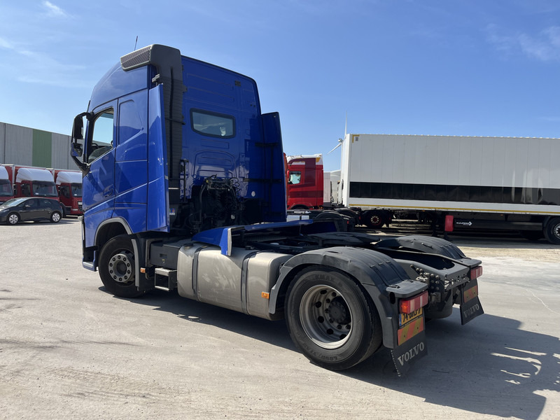 شاحنة جرار Volvo FH 420 Globetrotter / 921 dkm / 2 Tanks / VEB+ / APK TUV 05-25: صور 18