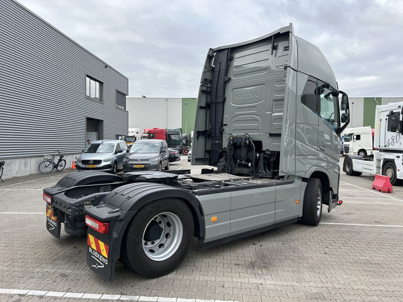 Volvo FH 500 Globetrotter XL / 253 dkm / VEB+ / 2 Tanks / APK TUV 07-26 - شاحنة جرار: صور 2 Volvo FH 500 Globetrotter XL / 253 dkm / VEB+ / 2 Tanks / APK TUV 07-26 - شاحنة جرار: صور 2