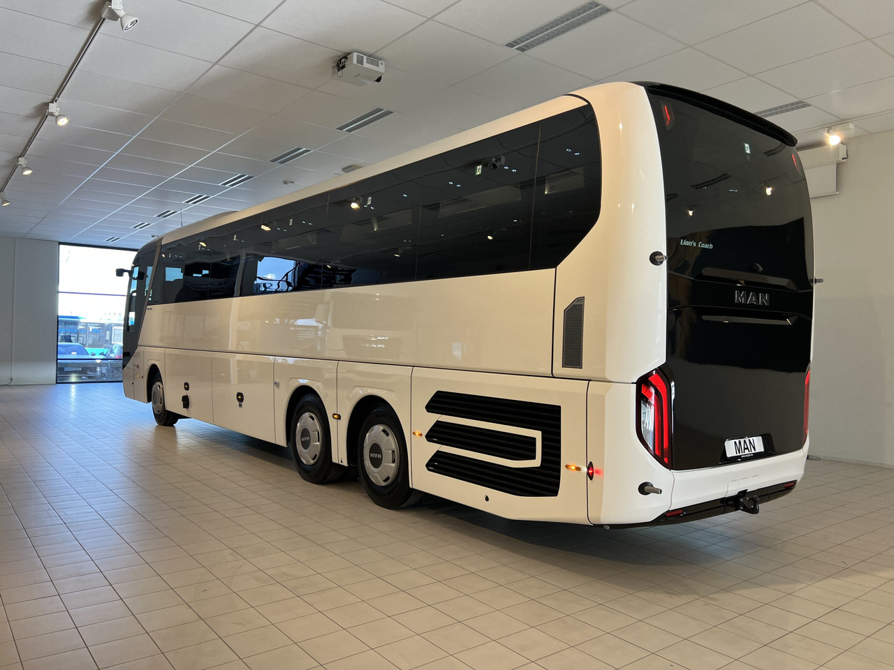 MAN Lions Coach R09 Euro 6E (Dark Edition) - سياحية حافلة: صور 5 MAN Lions Coach R09 Euro 6E (Dark Edition) - سياحية حافلة: صور 5