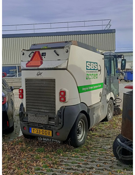 Mathieu MC210 Azura MC210 - سياره كنس شوارع: صور 4 Mathieu MC210 Azura MC210 - سياره كنس شوارع: صور 4