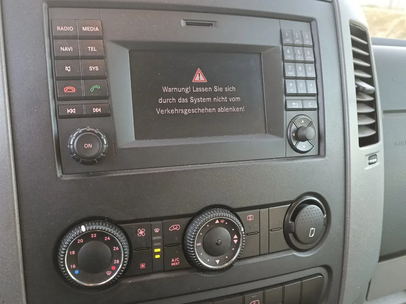 فان Volkswagen Crafter Crafter 2.0 TDI: صور 18 فان Volkswagen Crafter Crafter 2.0 TDI: صور 18