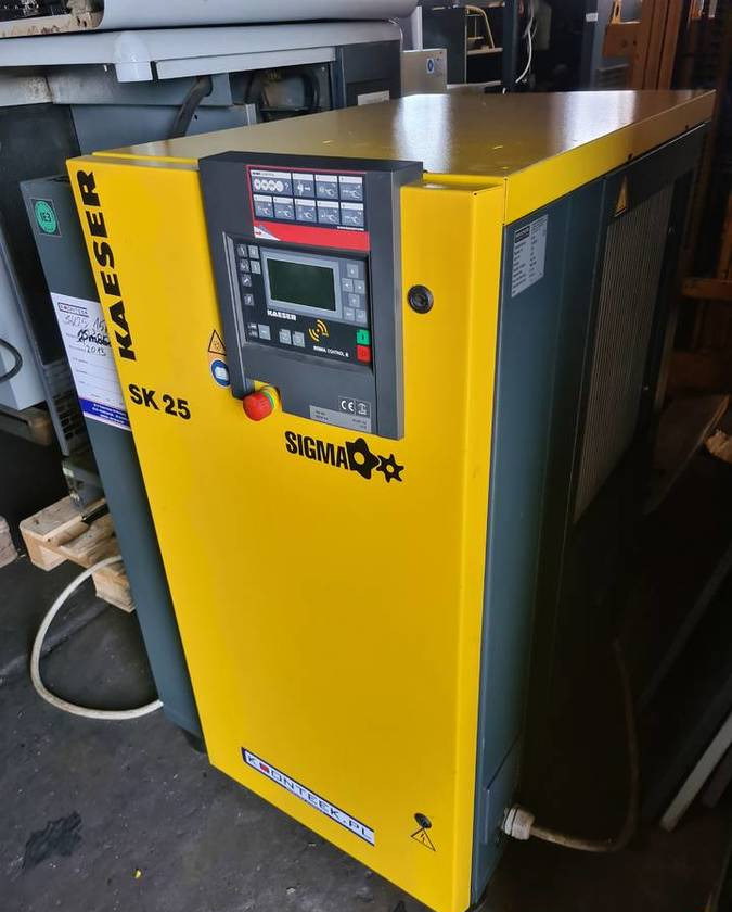 Kompresor śrubowy KAESER SK 25 15 kw - ضاغط الهواء: صور 1 Kompresor śrubowy KAESER SK 25 15 kw - ضاغط الهواء: صور 1