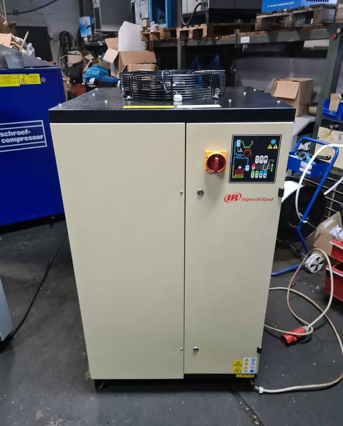Osuszacz ziębniczy INGERSOLL RAND 13m3 - آلة الغذاء: صور 2 Osuszacz ziębniczy INGERSOLL RAND 13m3 - آلة الغذاء: صور 2