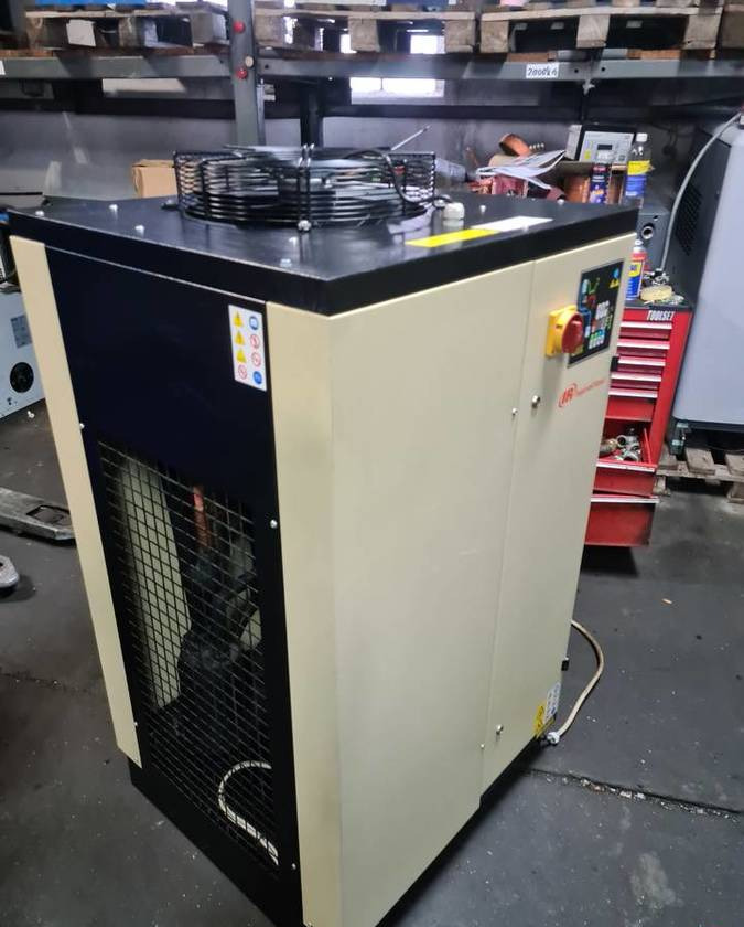 Osuszacz ziębniczy INGERSOLL RAND 13m3 - آلة الغذاء: صور 3 Osuszacz ziębniczy INGERSOLL RAND 13m3 - آلة الغذاء: صور 3