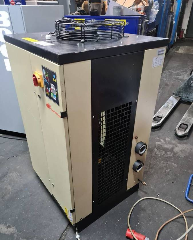 Osuszacz ziębniczy INGERSOLL RAND 13m3 - آلة الغذاء: صور 4 Osuszacz ziębniczy INGERSOLL RAND 13m3 - آلة الغذاء: صور 4