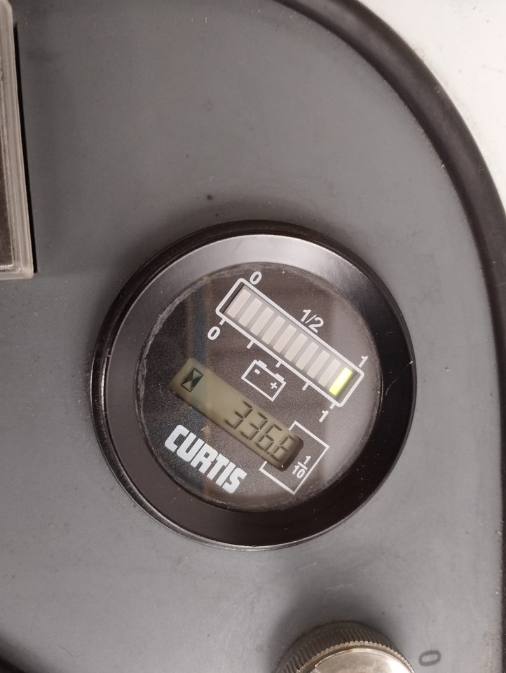 DULEVO 1100 EH - كناسة المناطق الصناعية: صور 3 DULEVO 1100 EH - كناسة المناطق الصناعية: صور 3