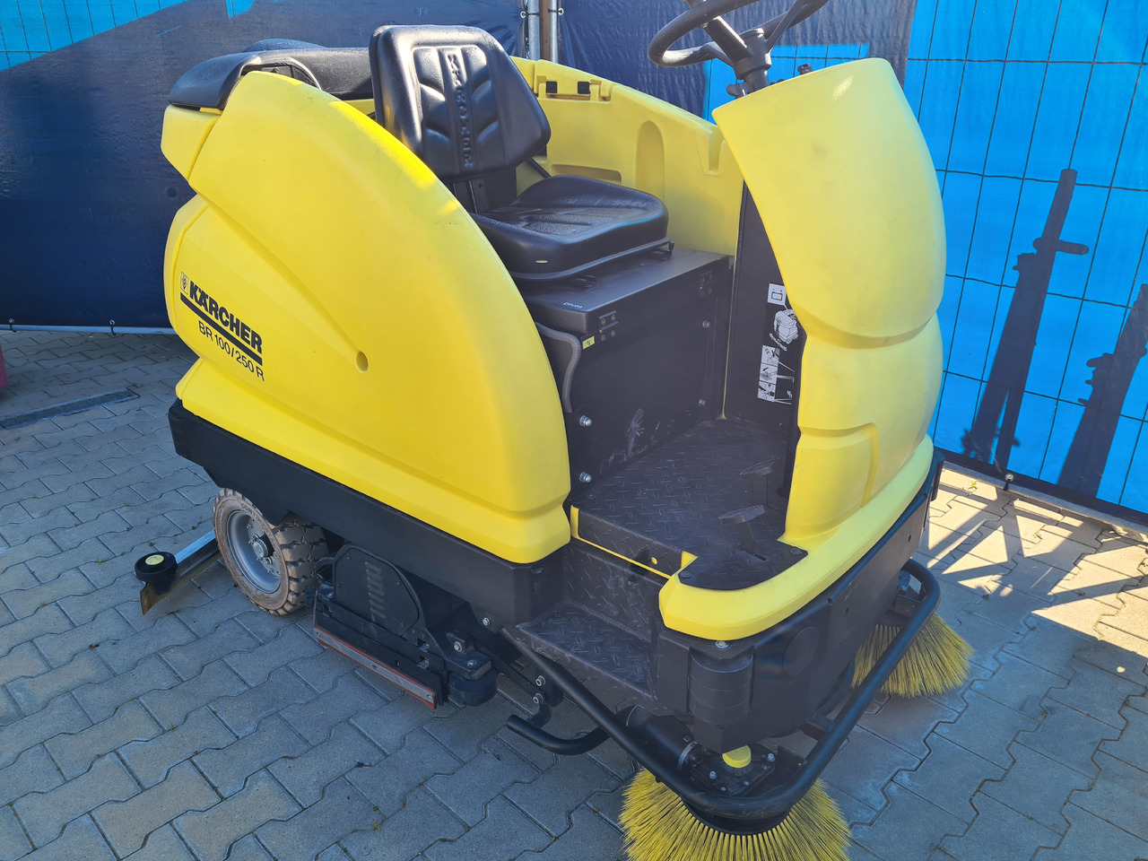 Kärcher BR 100/250 - ماكينة فرك وتجفيف: صور 1 Kärcher BR 100/250 - ماكينة فرك وتجفيف: صور 1