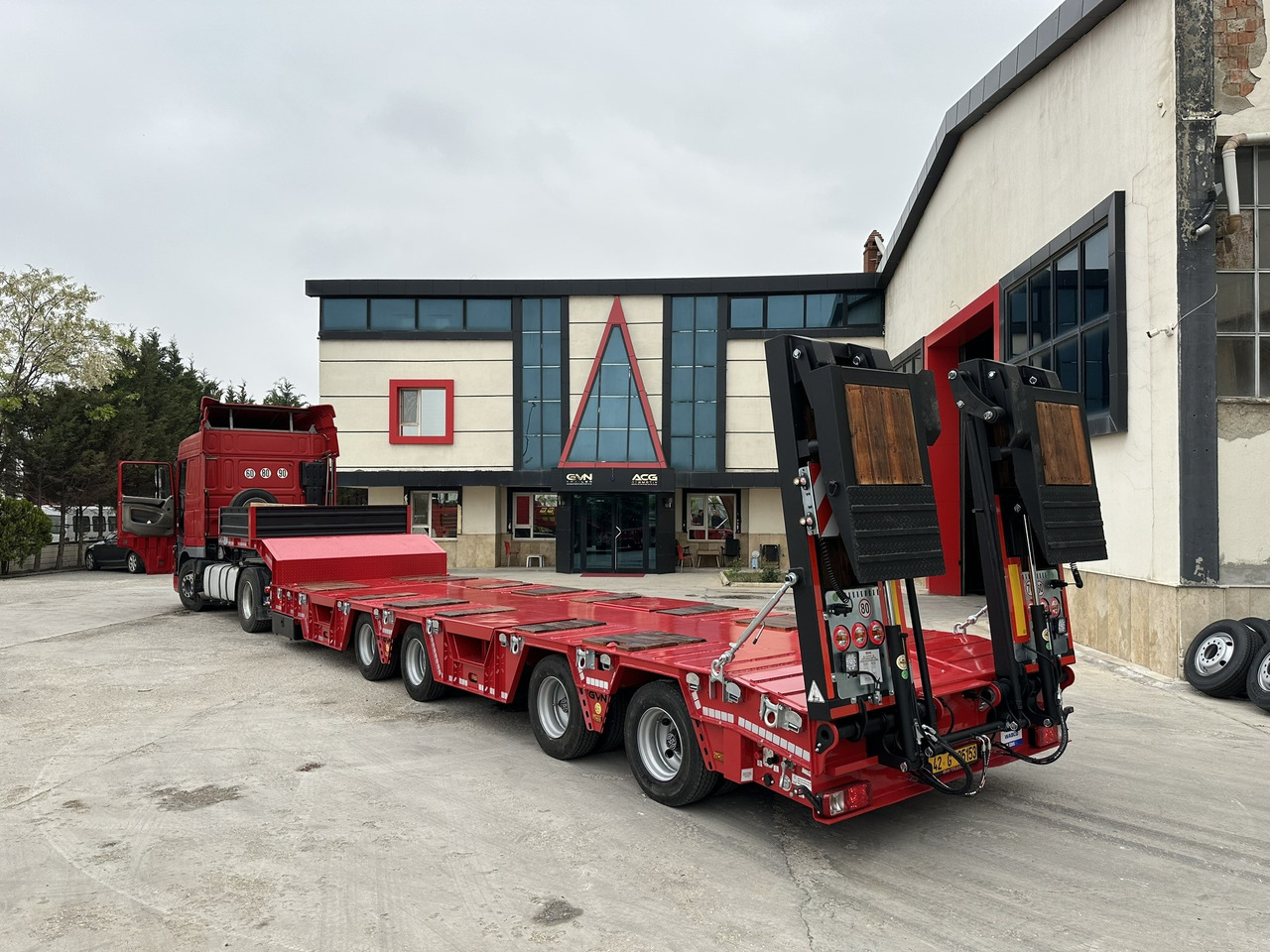 عربة مسطحة منخفضة نصف مقطورة جديد GVN Trailer 4 AXLE LOWBED WITH WHEEL RECESSES: صور 6