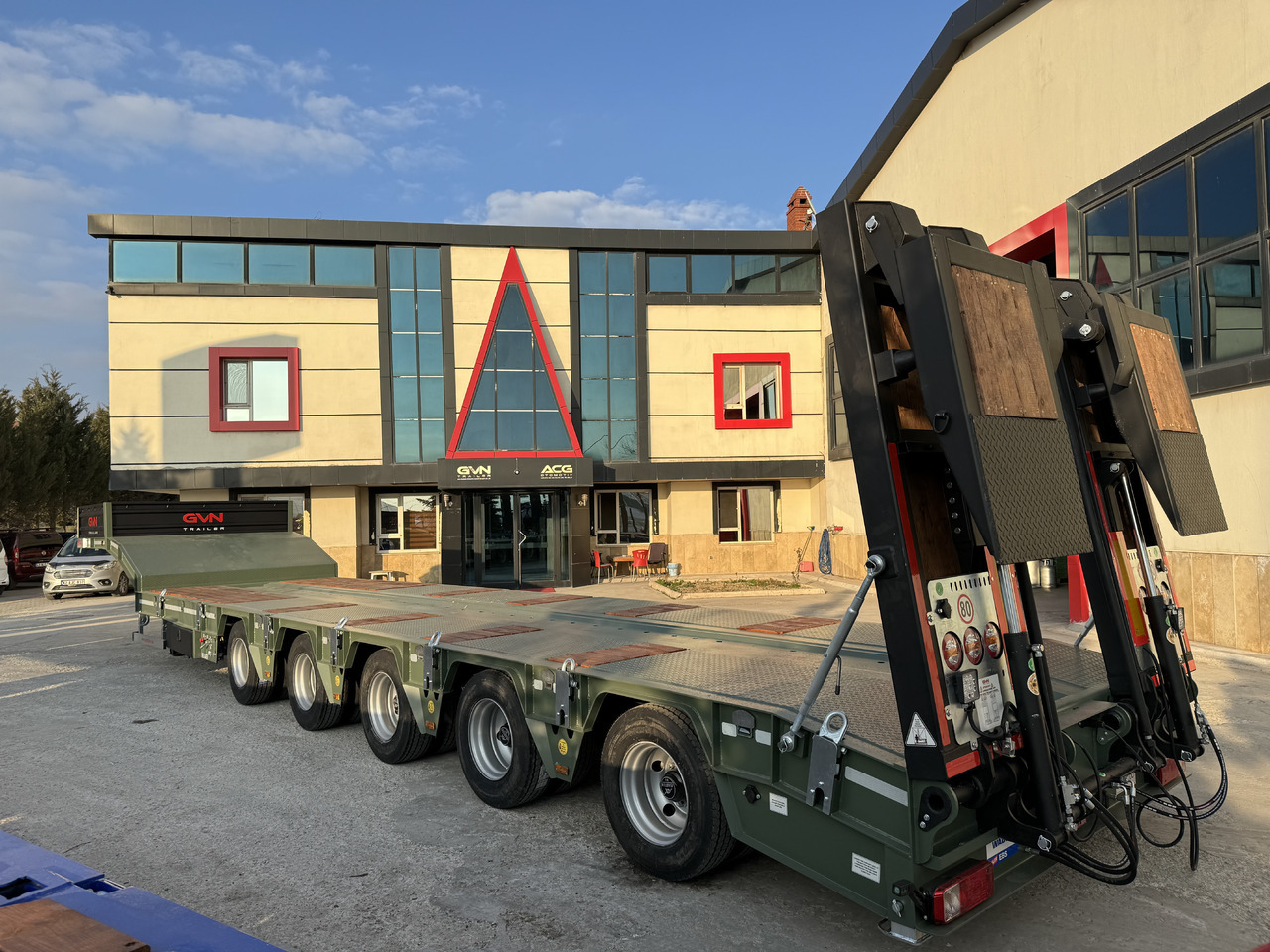 عربة مسطحة منخفضة نصف مقطورة جديد GVN Trailer 5 AXLE LOWBED: صور 9