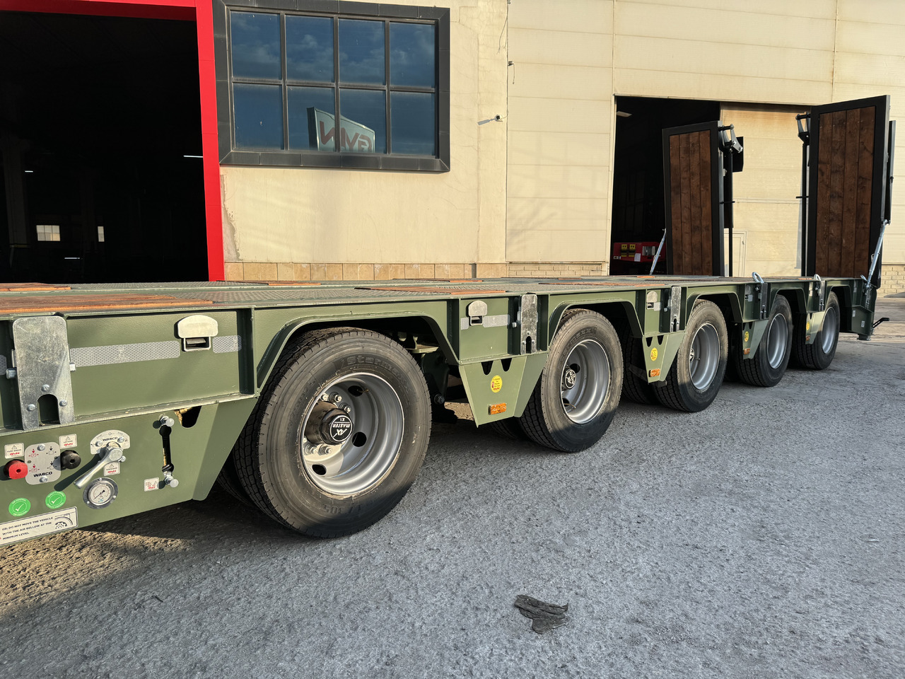 عربة مسطحة منخفضة نصف مقطورة جديد GVN Trailer 5 AXLE LOWBED: صور 12