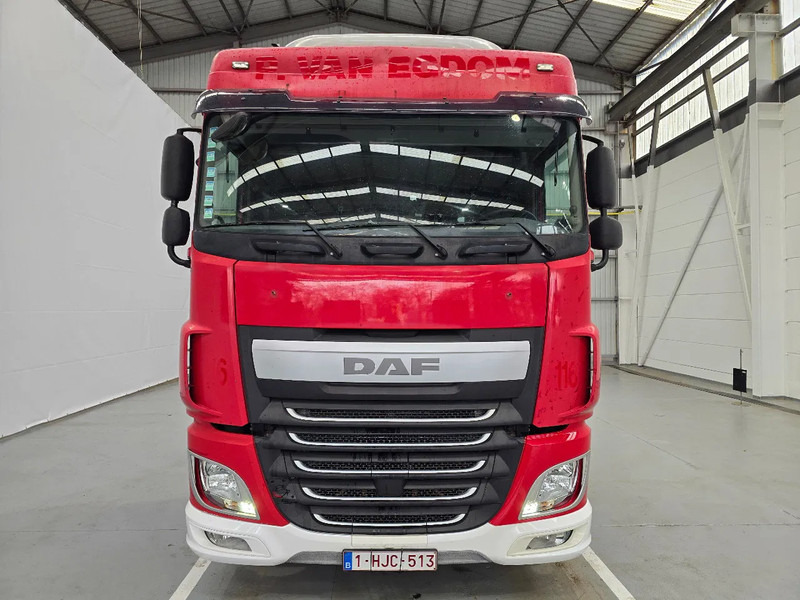 DAF XF 106.460 INTARDER / MANUEL / SPACECAB - شاحنة جرار: صور 2 DAF XF 106.460 INTARDER / MANUEL / SPACECAB - شاحنة جرار: صور 2
